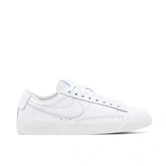Nike Women’s Blazer Low LE Triple White Sneakers AV9370-111 - Picture 8 of 10